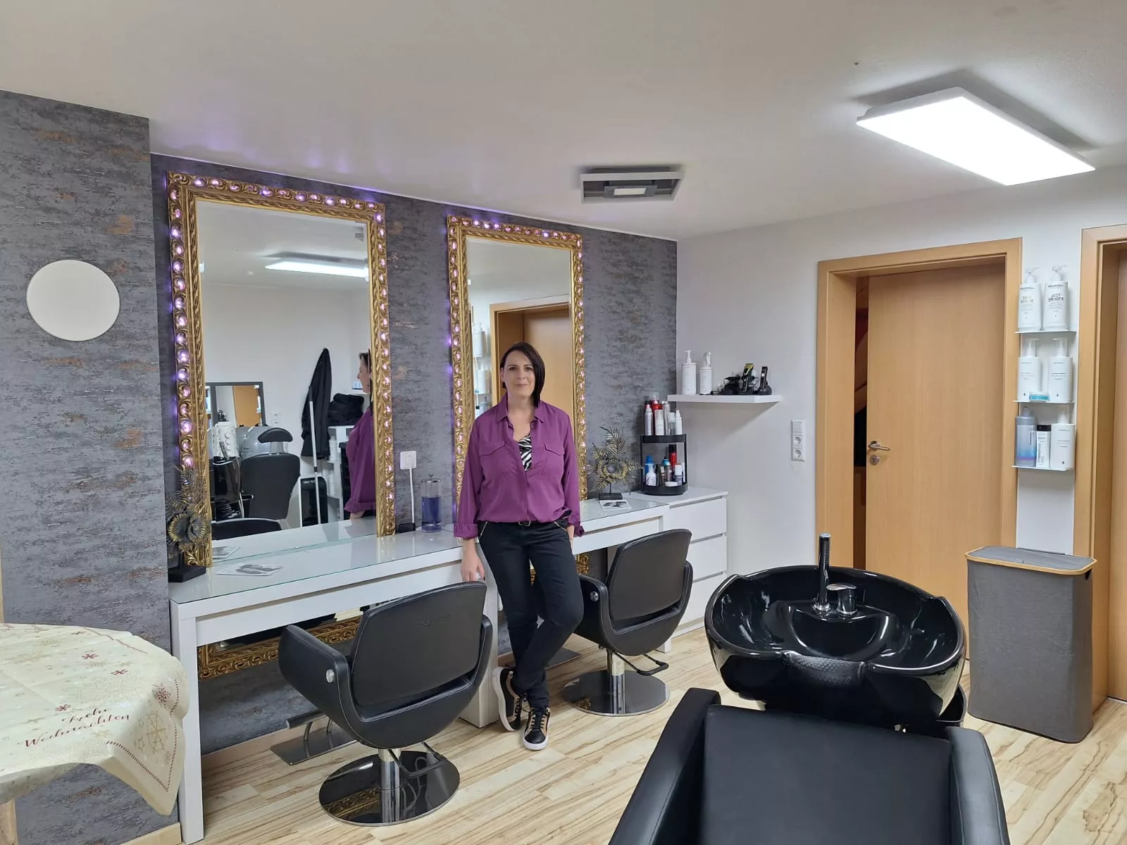 Sandra Wünsche in Ihrem Friseursalon